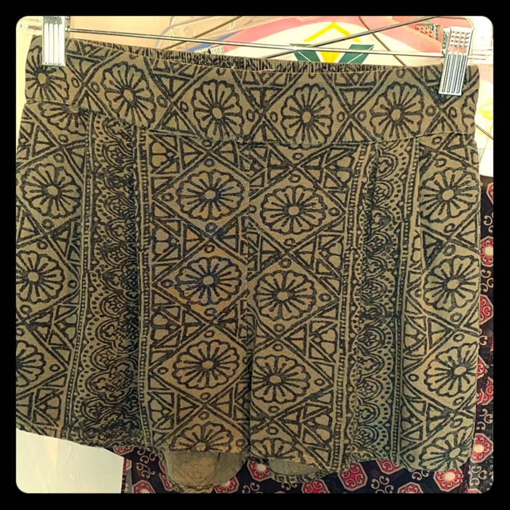 STRETCHY UO SHORTS